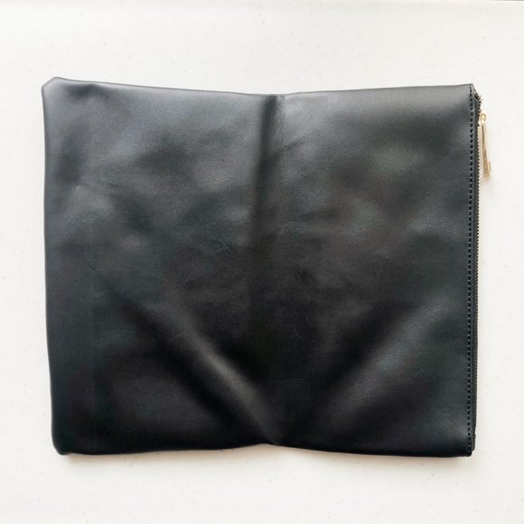 *NWT* Summer & Rose Roni Foldover Clutch - Black - Picture 7 of 9